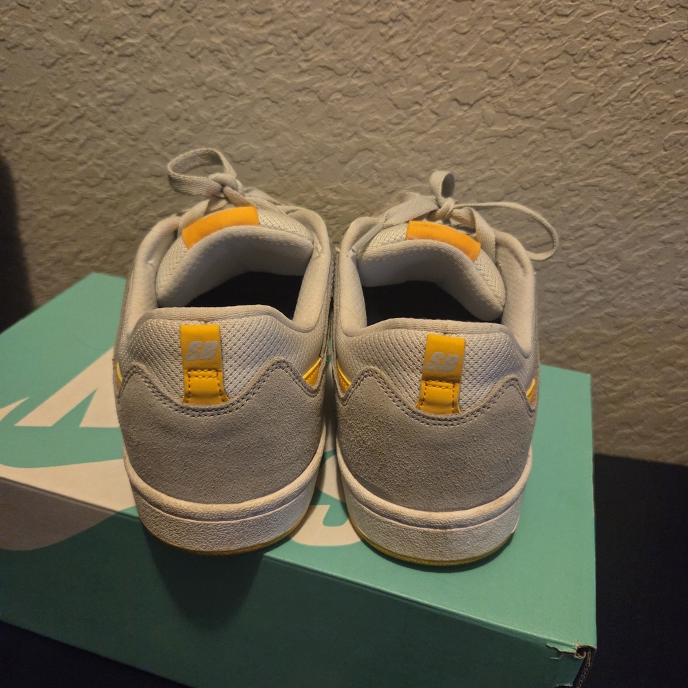 Nike Sb Men's Gray And Yellow Sneakers View 4